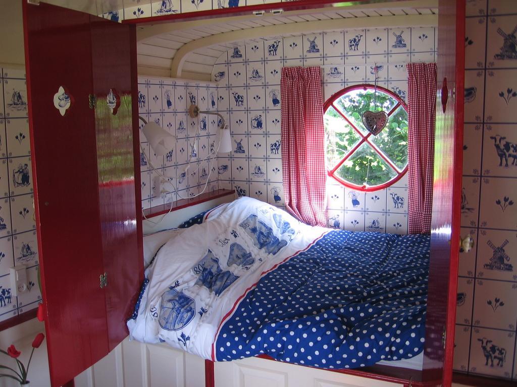 Bed and Breakfast Pipowagen Camping Puur Genieten à Someren Chambre photo
